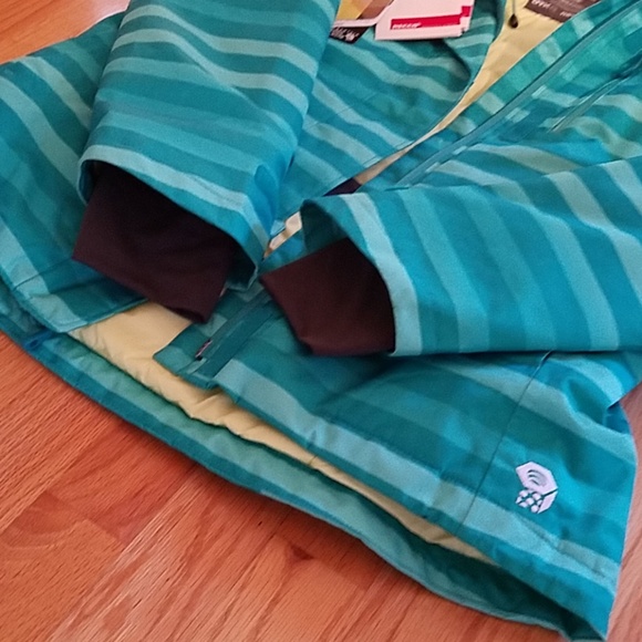 Last call!!! Selling locally soon!!!! New! Mountain Hardwear Barnsie jacket - Picture 3 of 9